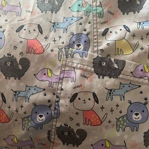 Puppy scrub top XL